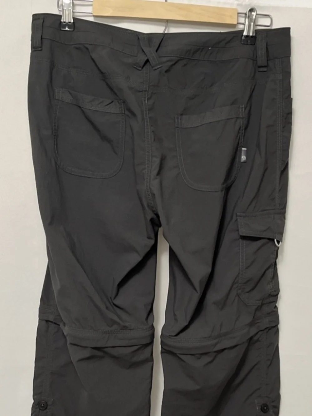 Mountain Hardwear Mirada Convertible Cargo Pants to Shorts - Picture 4 of 10